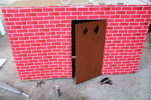 Cardboard box playhouse - paint door brown