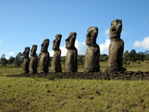 Easter-Island_Moai-Stone-Statues_3642
